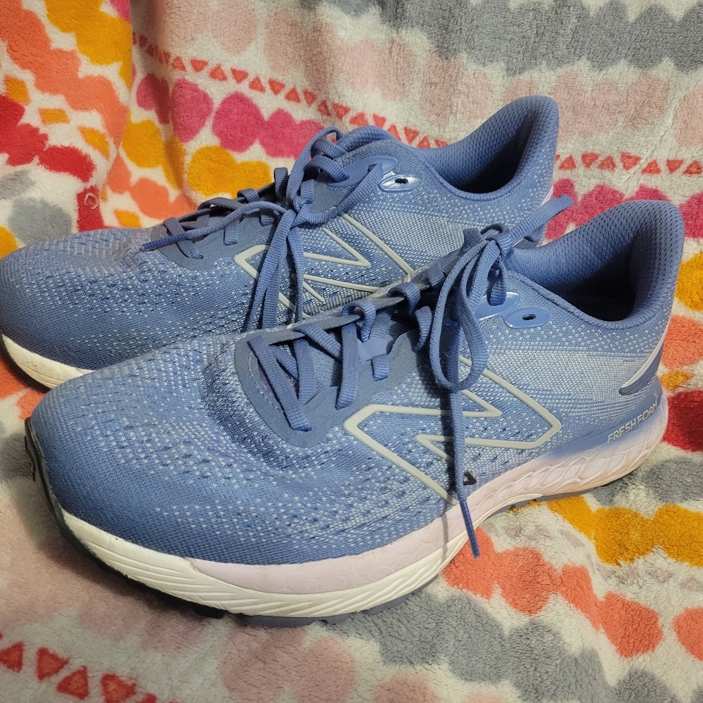 New Balance 10.5 Women's Fresh Foam 880 Shoes  Sneakers Athletic Sport - Picture 2 of 8